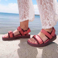 Load image into Gallery viewer, Merry People Lochie Sandal - Clay