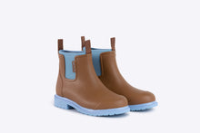 Load image into Gallery viewer, Merry People Bobbie Gum Boot / Chestnut &amp; Blue
